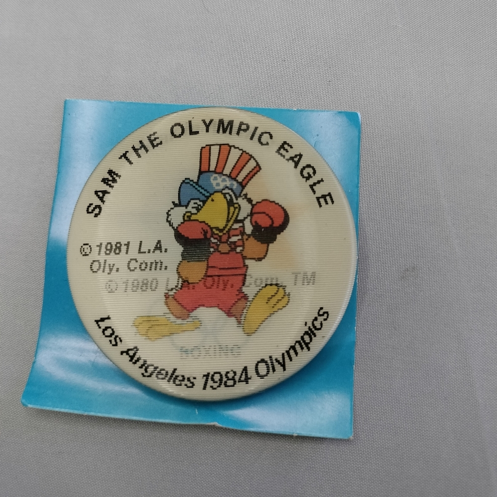 1984 Boxing Olympic Pinback Button Pin ~ Holographic Hologram ~ Sam the Eagle